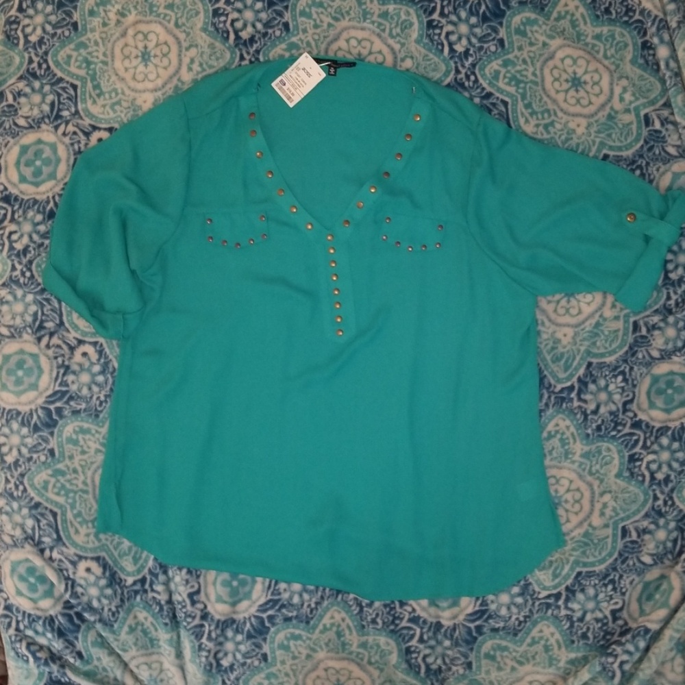 Sz 2x loose fitting, green/teal lightweight top